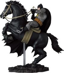 MAFEX No.205 The Dark Knight Returns Series: Batman & Horse Aksiyon Figür