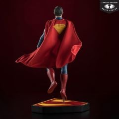 DC Multiverse + DC Direct Superman 2025 Movie Series: Superman 1:6 Scale Resin Statue Aksiyon Figür